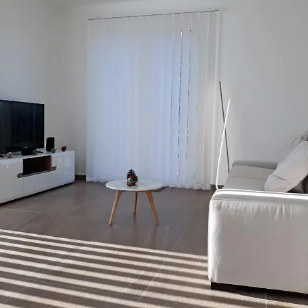 Elaia Location Villa